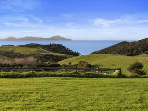 12 Tuaraki Road, Mangawhai Heads