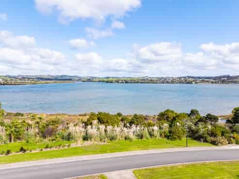 127 Estuary Drive, Mangawhai Heads