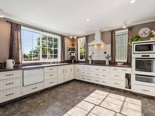 202 Thompsons Track, Katikati