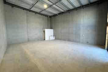 Prime modern industrial unit in Riverlea