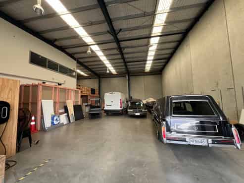 Showroom, Warehouse Plus Office