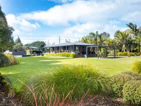 245 Riverbend Road, Meeanee