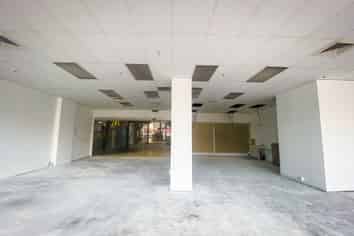 High Exposure Opportunity in Retail Centre