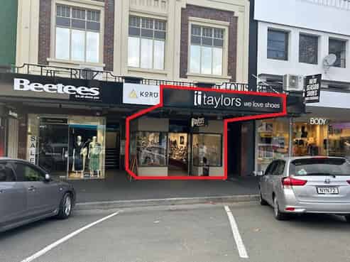 PRIME RETAIL FOR LEASE