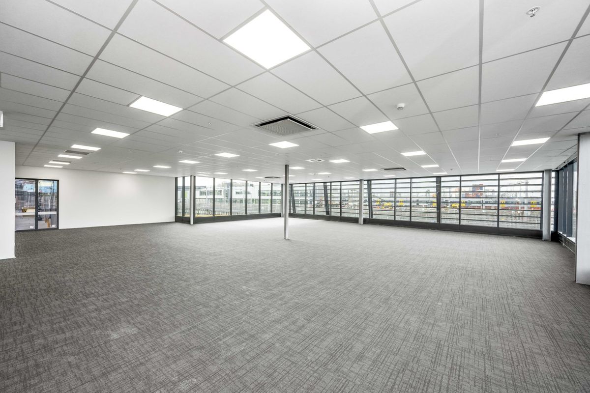 11,169sqm warehousing opportunity - Brand new - Mehr