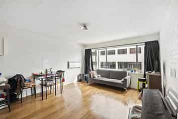 94 Dominion Road, Mount Eden