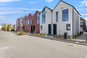 7/5 Donald Place, Merivale