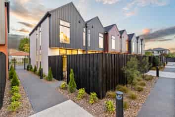 7/5 Donald Place, Merivale