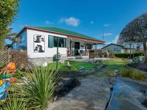 6 Geisha Road, Waikuku