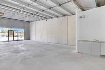 Prime retail opportunity - Diamond Harbour