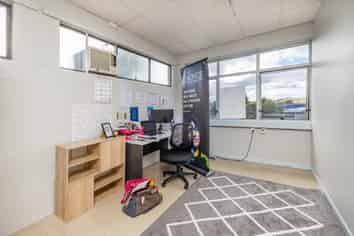 Office Spaces In Iconic Business Hub Building