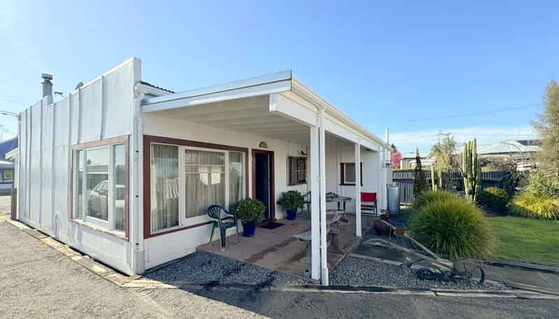 42 Higginson Street, Otane