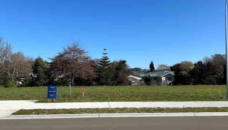 8 Pyke Place , Wakefield