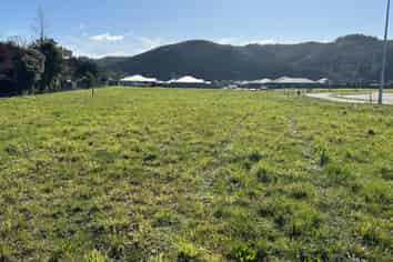 8 Pyke Place , Wakefield