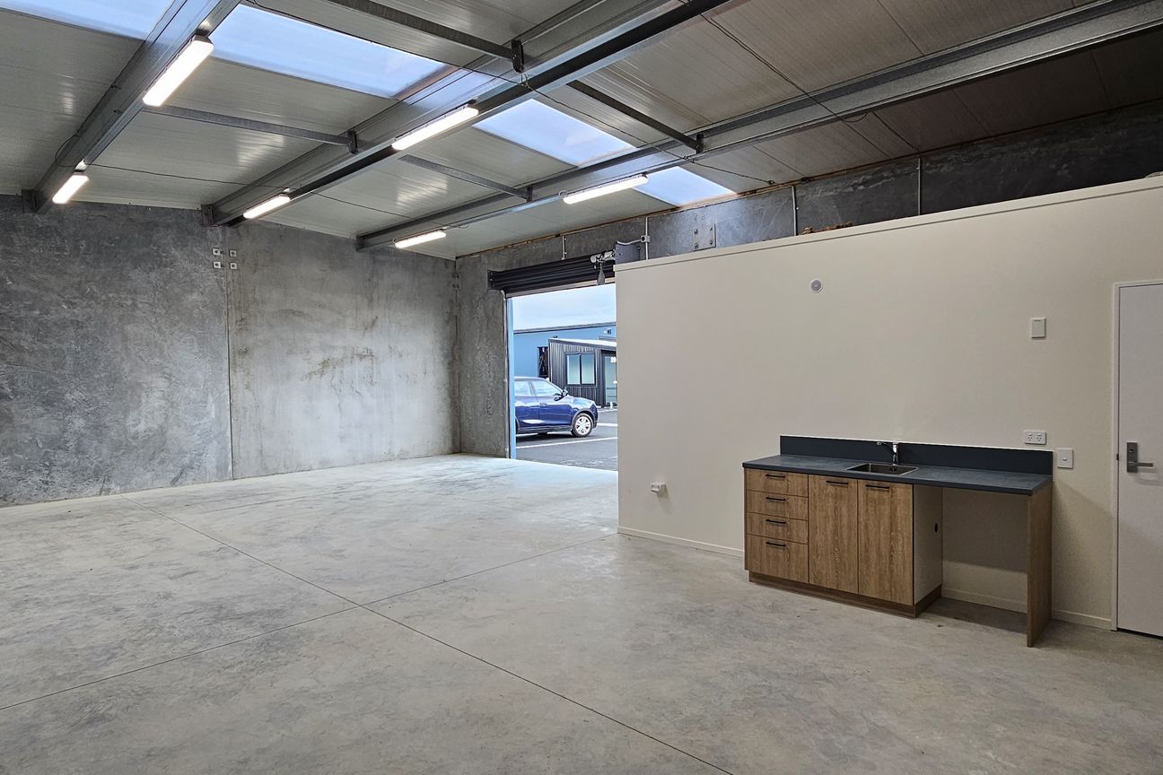 Medium Sized Industrial Unit - Bild 6