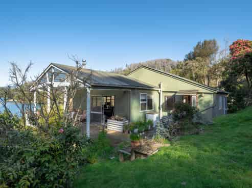 15 Lochmara Bay, Queen Charlotte Sound