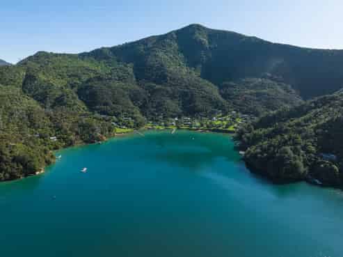 15 Lochmara Bay, Queen Charlotte Sound