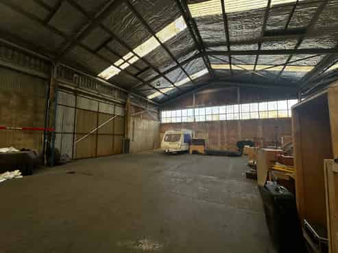Large High Stud Warehouse with Yard