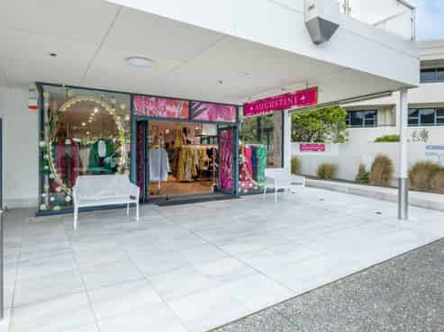 Beachfront retail/hospitality - occupy or invest