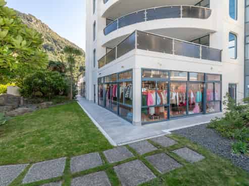 Beachfront retail/hospitality - occupy or invest