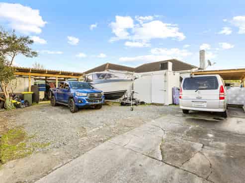 8 Emerson Road, Clover Park
