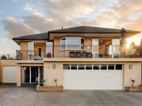 18B Highgrove Drive, Grandview Heights