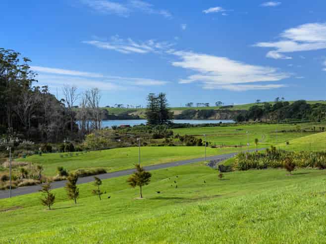 2 Taha Puke Road, Okura Bush
