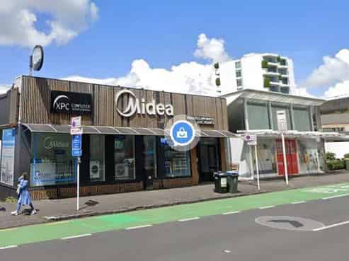 Standalone Broadway Retail
