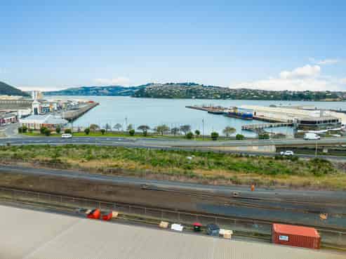 High profile industrial site - freehold tenure