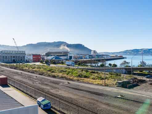 High profile industrial site - freehold tenure