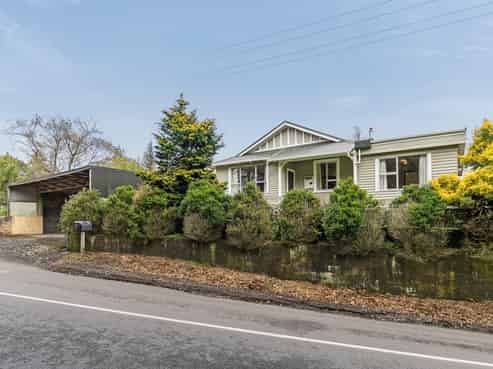8 Hydro Road, Egmont Village