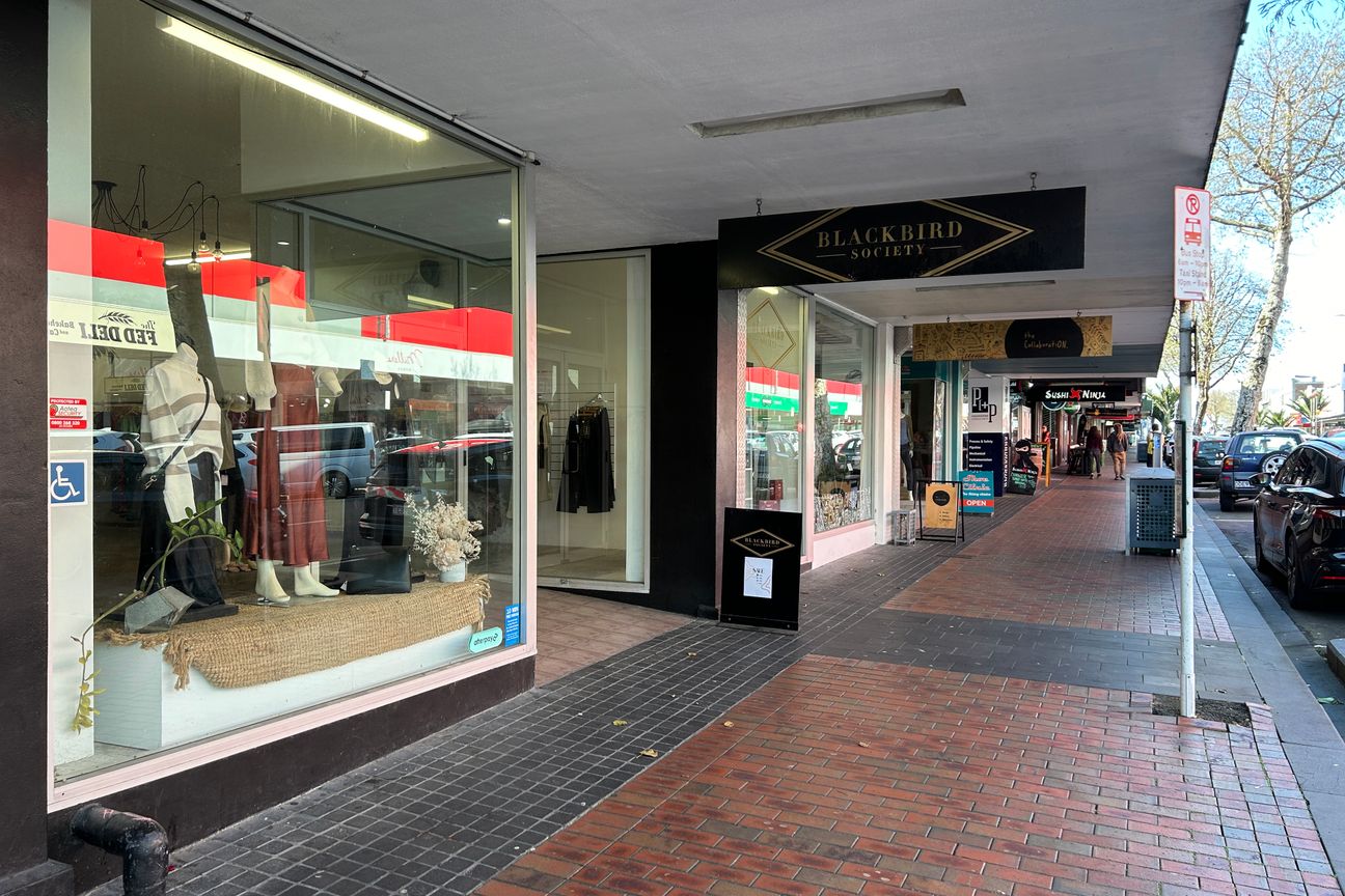 Larger Stylish Retail Premises - Bild 2