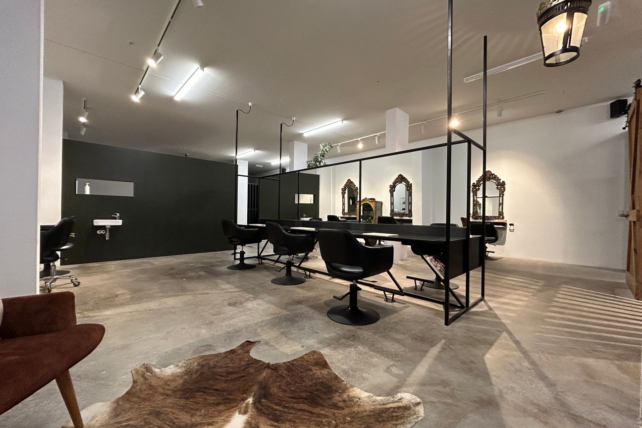 Larger Stylish Retail Premises - Fler