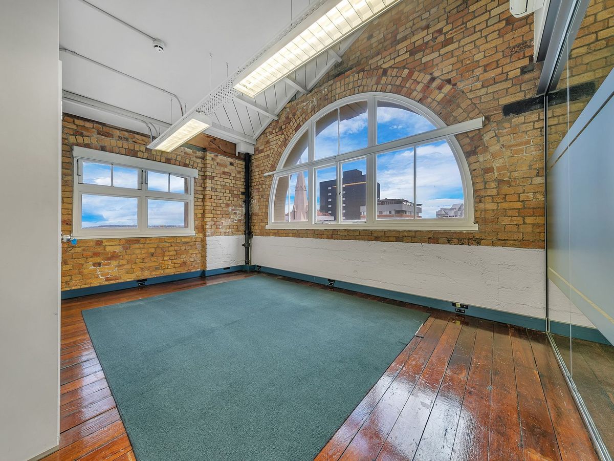 Character Space in Cathedral House - Vista 5