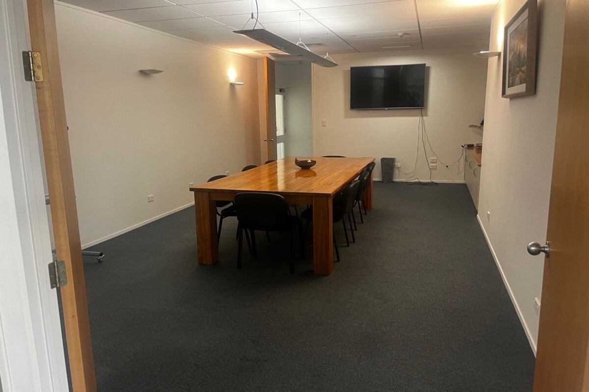 Office by the river - Vista 5