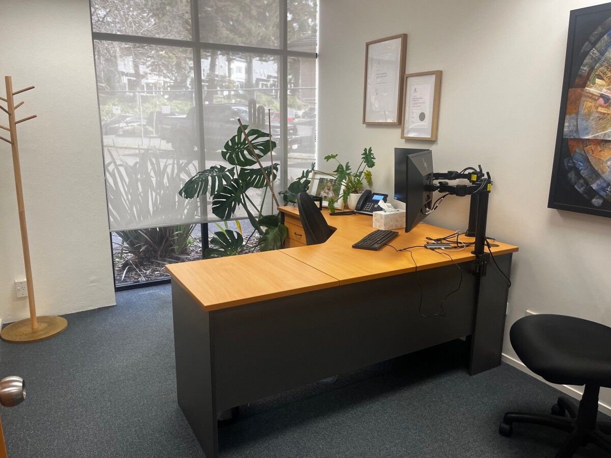Office by the river - Mehr