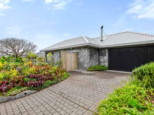 166 Heta Road, Highlands Park