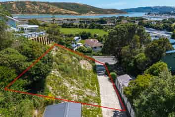 18 Paremata Crescent, Paremata