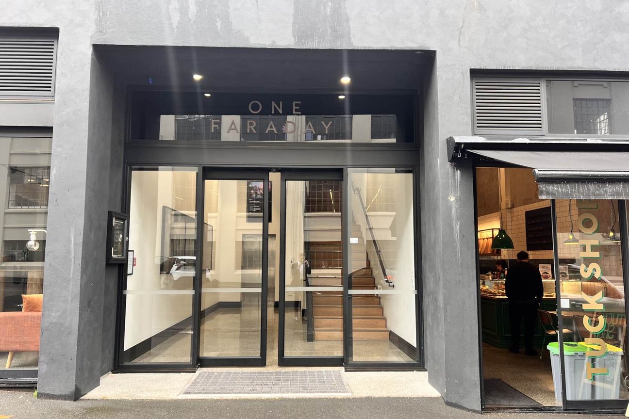 BOUTIQUE CHARACTER OFFICE - Изглед 3