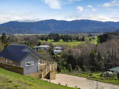 32 Arapeta Place, Takaka