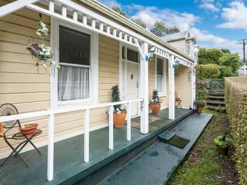 82 Glen Road, The Glen