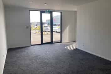 Near new Industrial / Commercial high stud unit