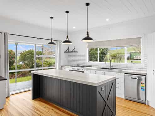 826 Mokau Road, Uruti