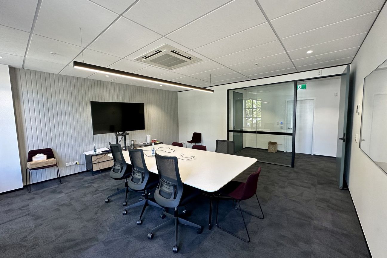 Carlton Gore Road warehouse & office - Vista 2