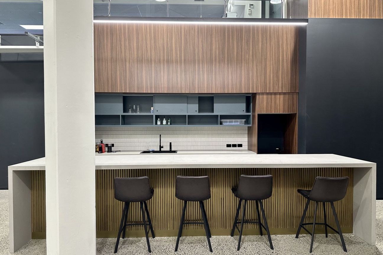 Carlton Gore Road warehouse & office - Vista 5
