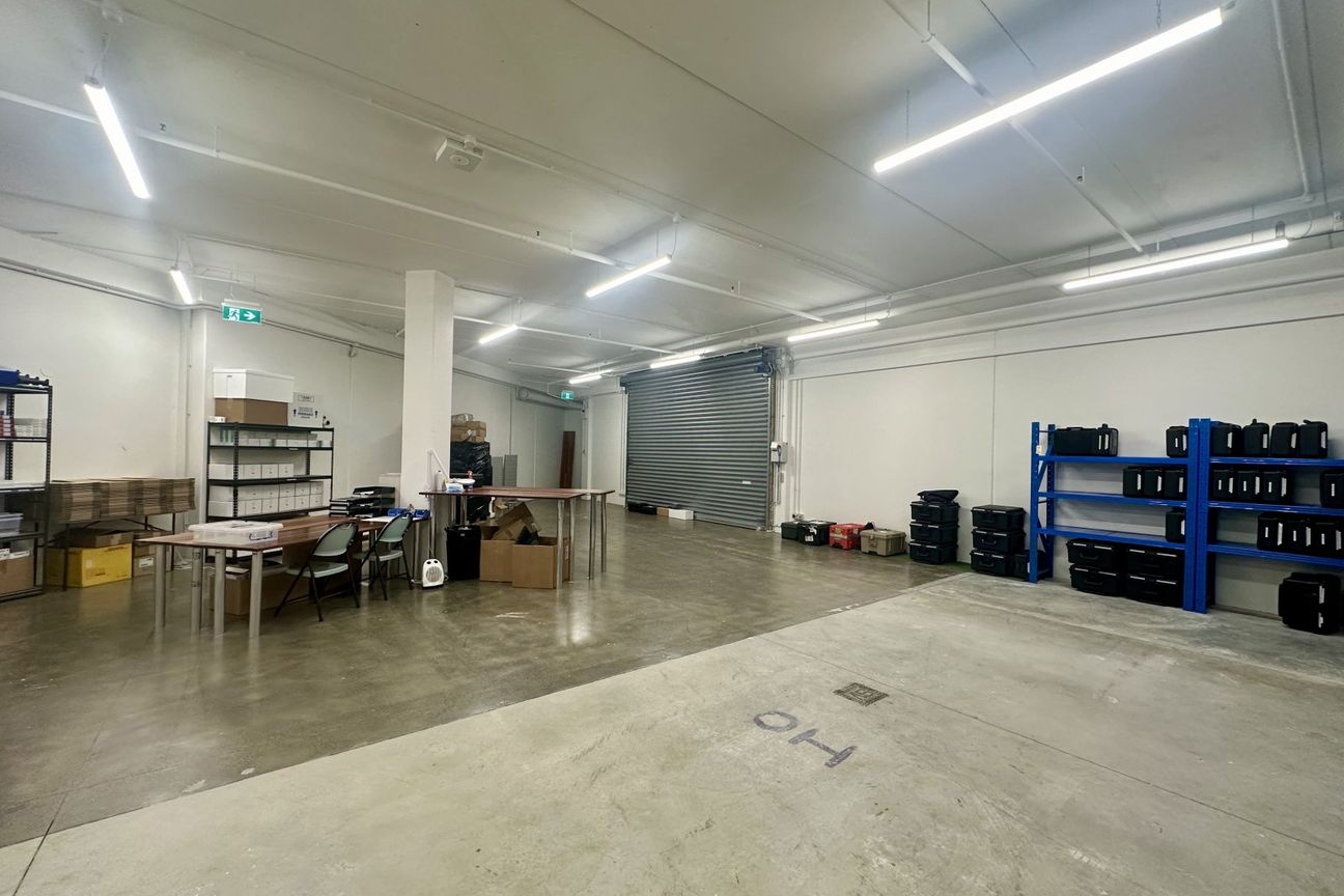 Carlton Gore Road warehouse & office - Vista 4