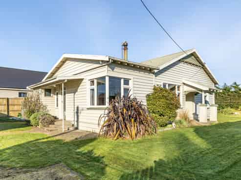 4 Second Street, Waimatua