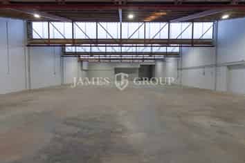 740m² High Exposure Warehouse next to Motorway