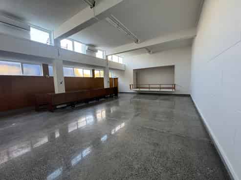 Unique space on Tennyson
