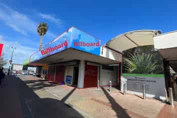 140sqm retail at  Mangere shopping center